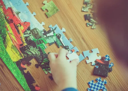 How to teach your toddler to do a jigsaw puzzle?